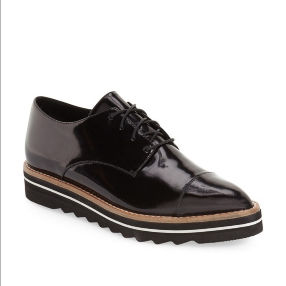 Vince Alanis Pointy Toe Oxford